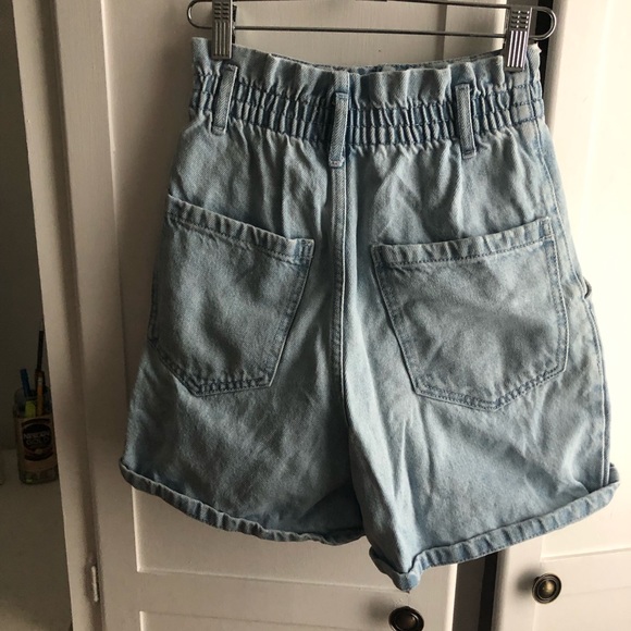 Denim paper bag shorts 🩳 - Picture 2 of 4
